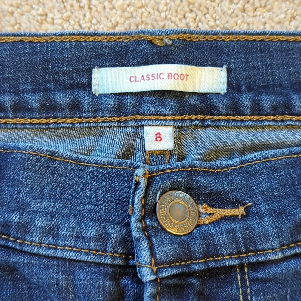 Levi's Classic Boot Cut Women's Jeans, Medium Wash, size 8 - Picture 2 of 8